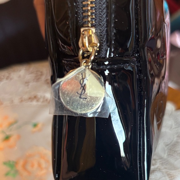 Black Patent Leather Women's Ysl Beaute Bag - Picture 2 of 3